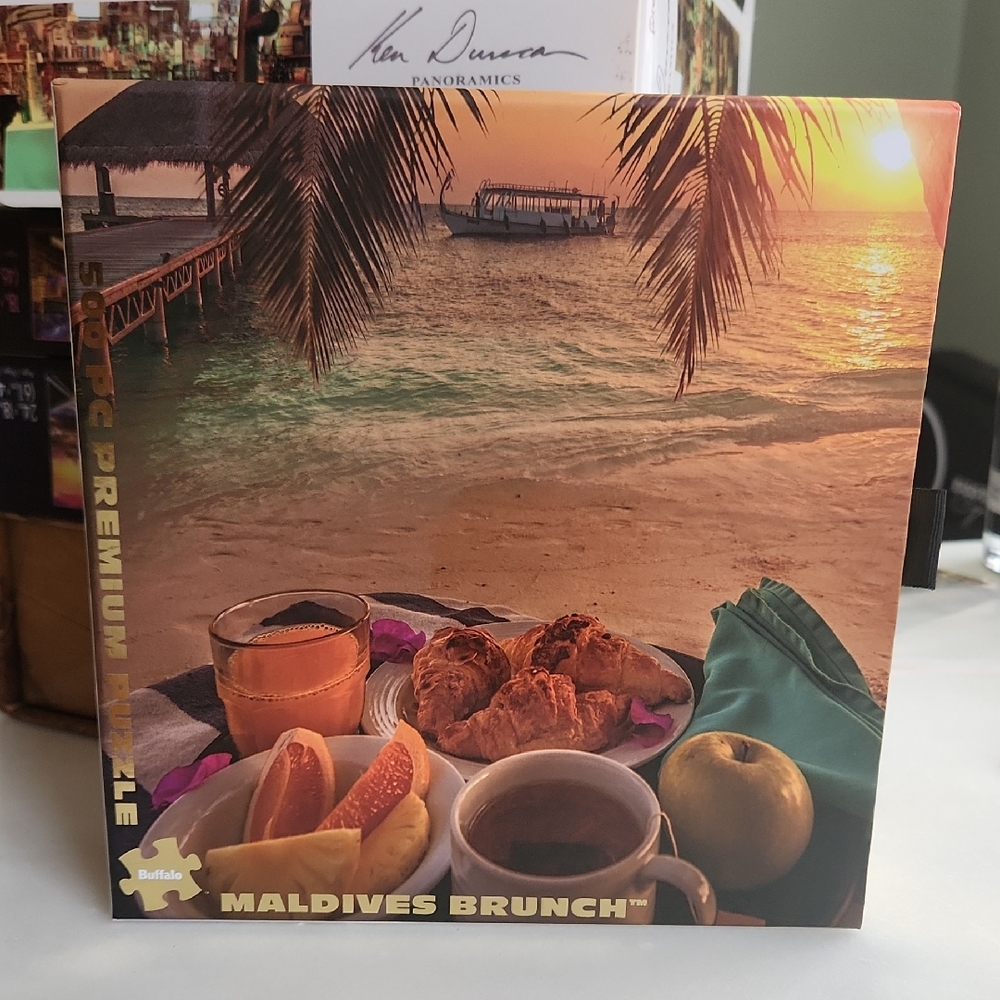 Buffalo Maldives Brunch 500 Piece Puzzle